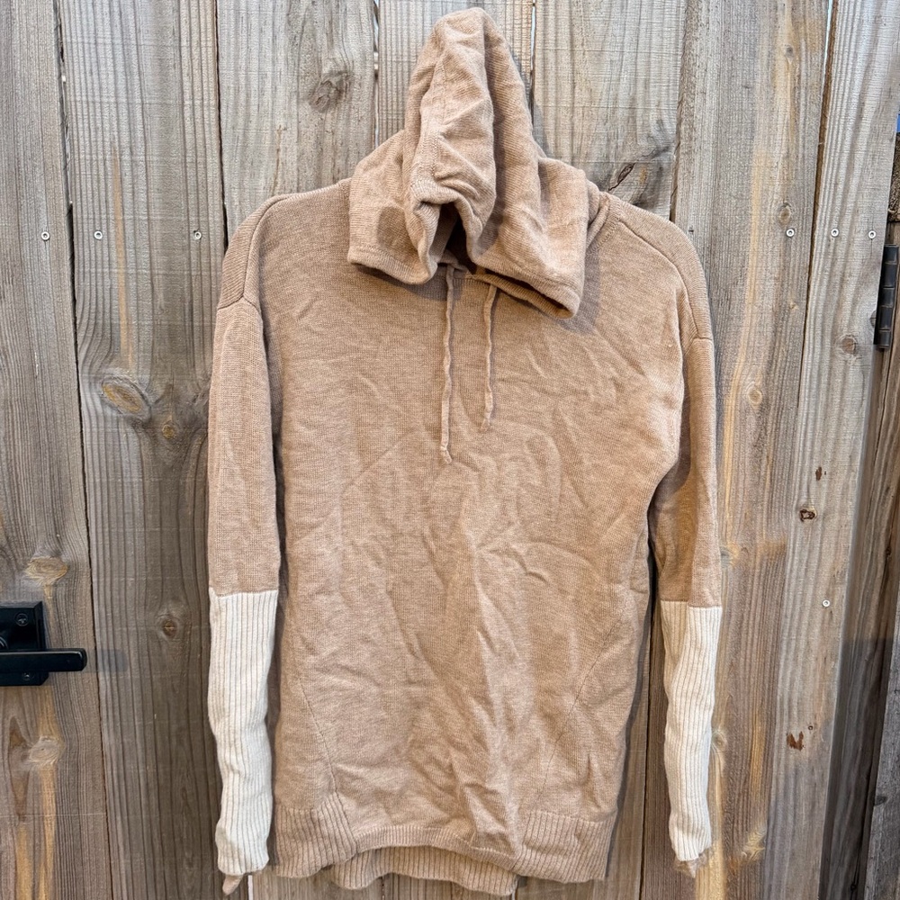 NWOT Athleta Merino Extra Fine Wool Hoodie Pullover Sweater Tan Cream Size Small
